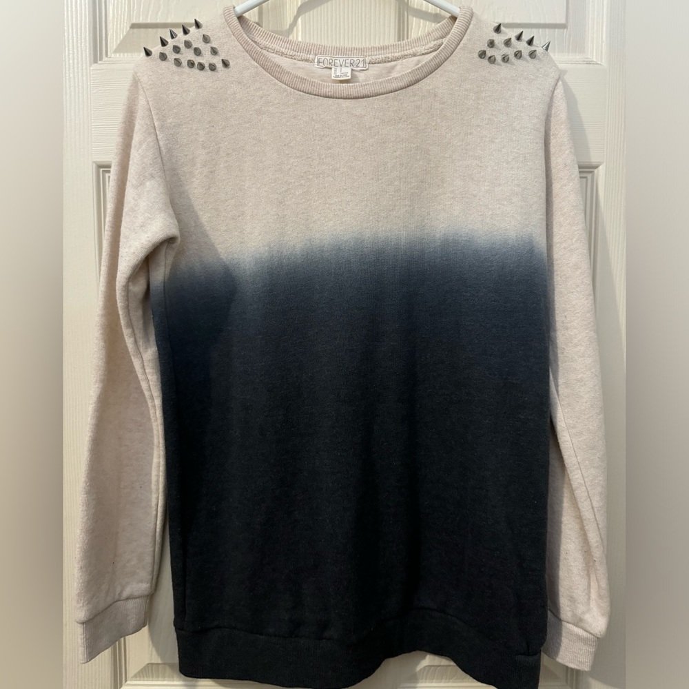 Women’s Y2K sweater. Studded shoulders. Oatmeal and black. Worn once sz medium